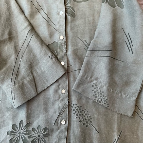 Vintage Banana Bay Resortwear Sheer Floral Pattern Button  Down Shirt - Picture 5 of 15